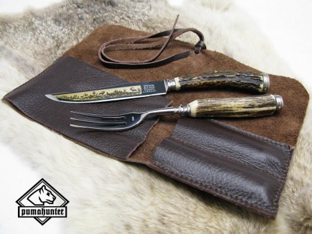 Duo-Steak Set bestehend aus einem scharfen Steakmesser mit schöner Goldätzung und einer passenden Gabel